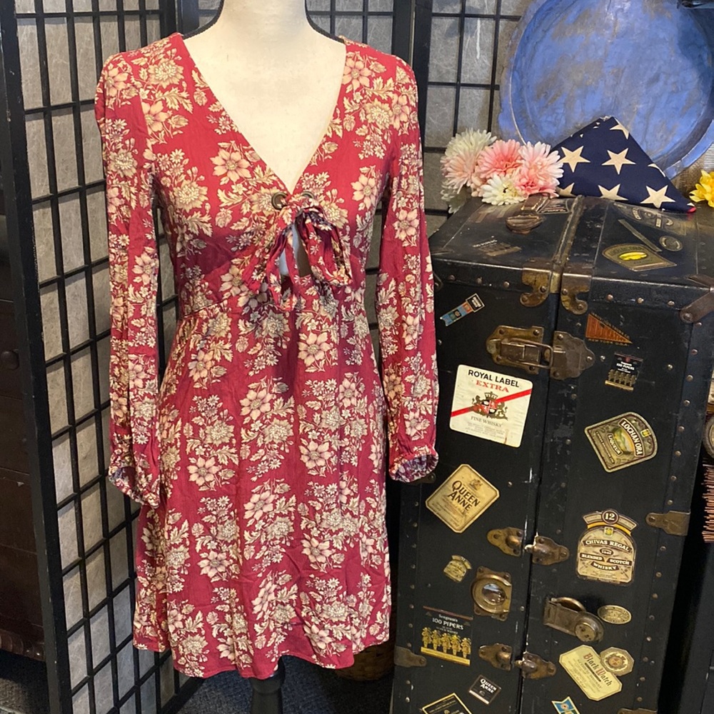 American Eagle Outfitters Floral Long Sleeve Dress